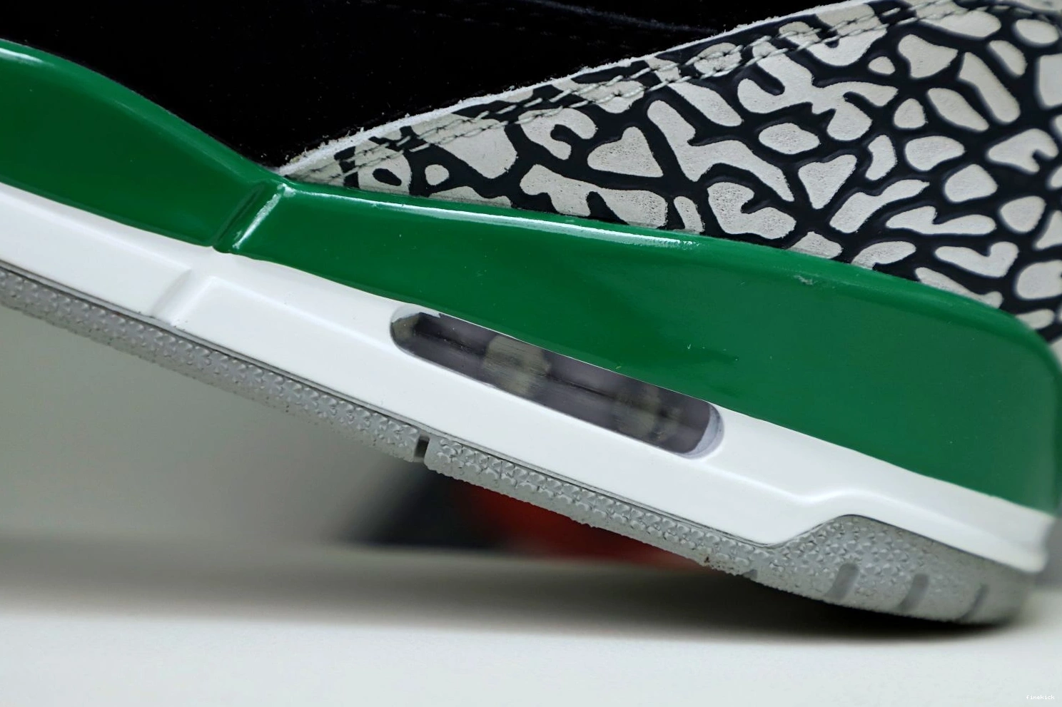 JORDAN AIR GREEN 3 PINE 0824
